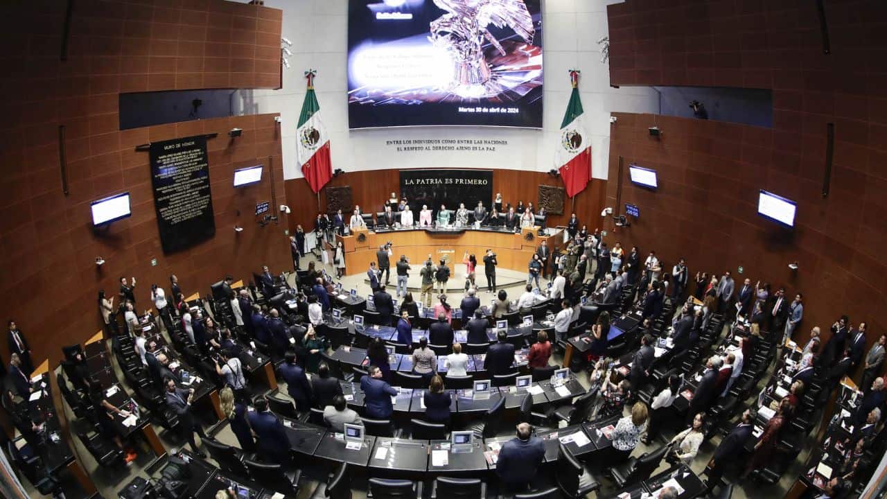 Legisladores concluyen sesi&oacute;n en menos de una hora: vacaciones navide&ntilde;as