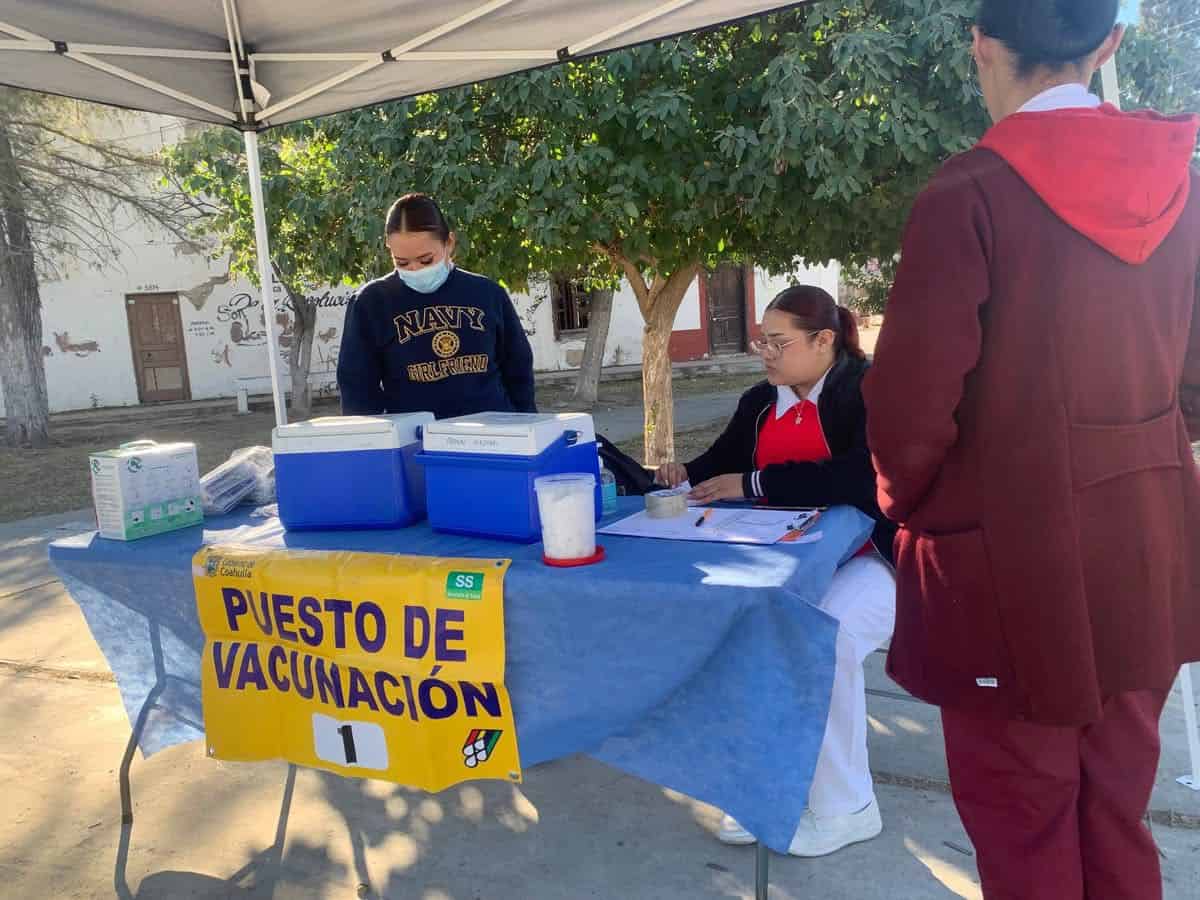 Carlos Jim&eacute;nez Villarreal promueve vacunaci&oacute;n en Sabinas: COVID-19 y m&aacute;s