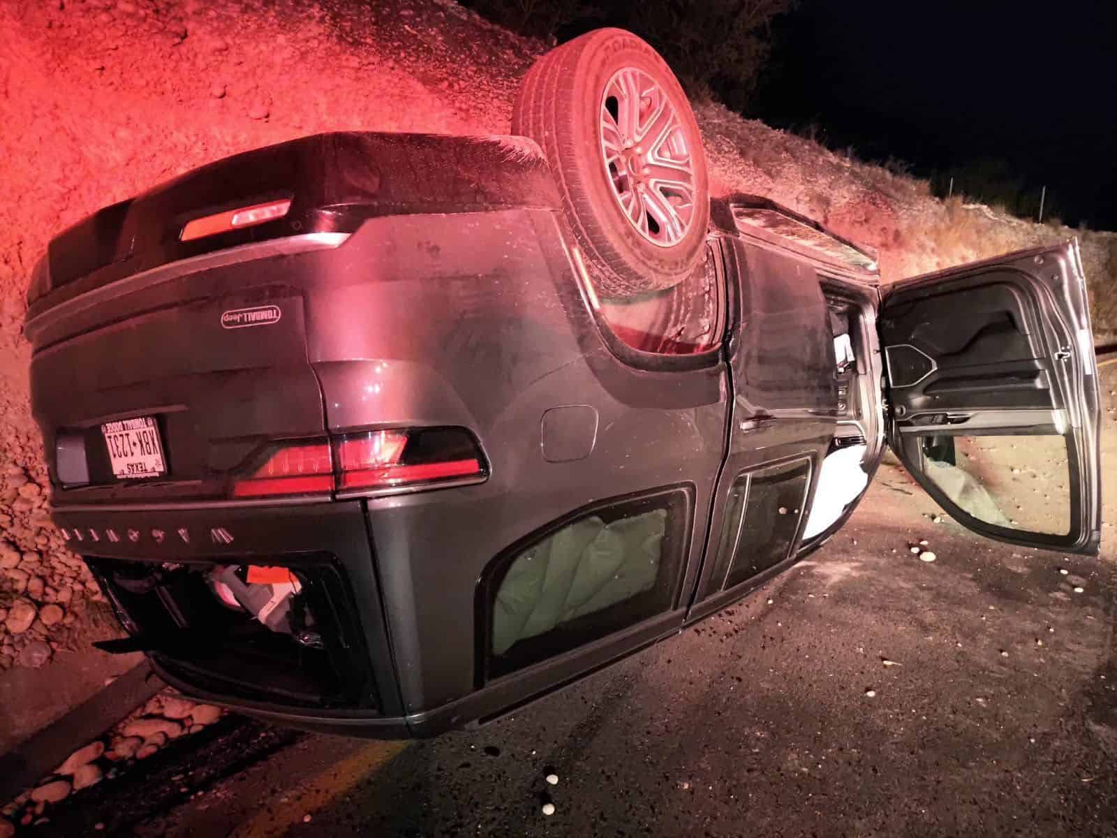 Volcadura de camioneta Jeep en Nueva Rosita deja lesionados