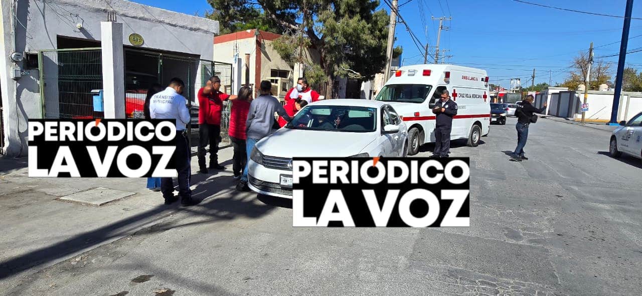 Choque por alcance deja lesionada a mujer y su beb&eacute;