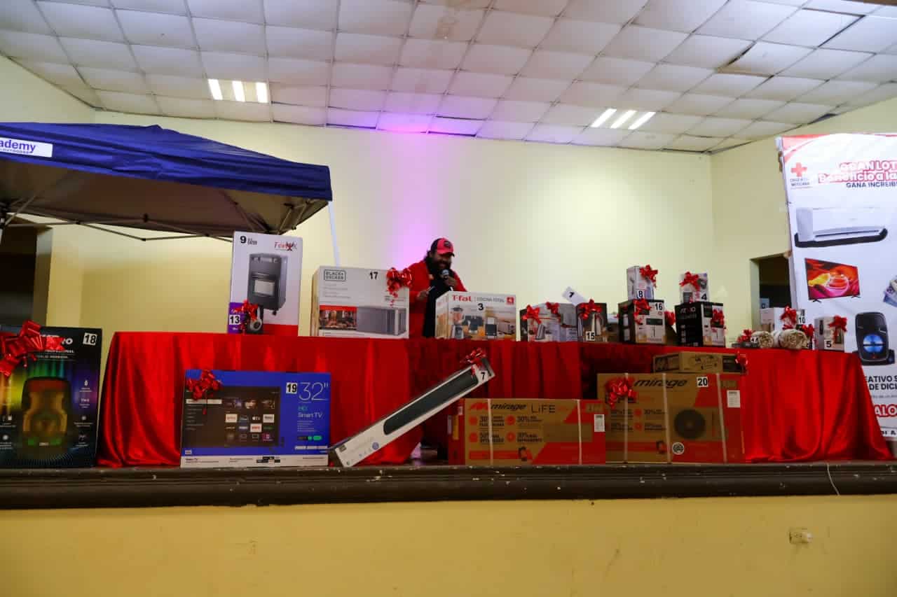 Claudia Andrade Bernal resalta &eacute;xito de loter&iacute;a en Sabinas