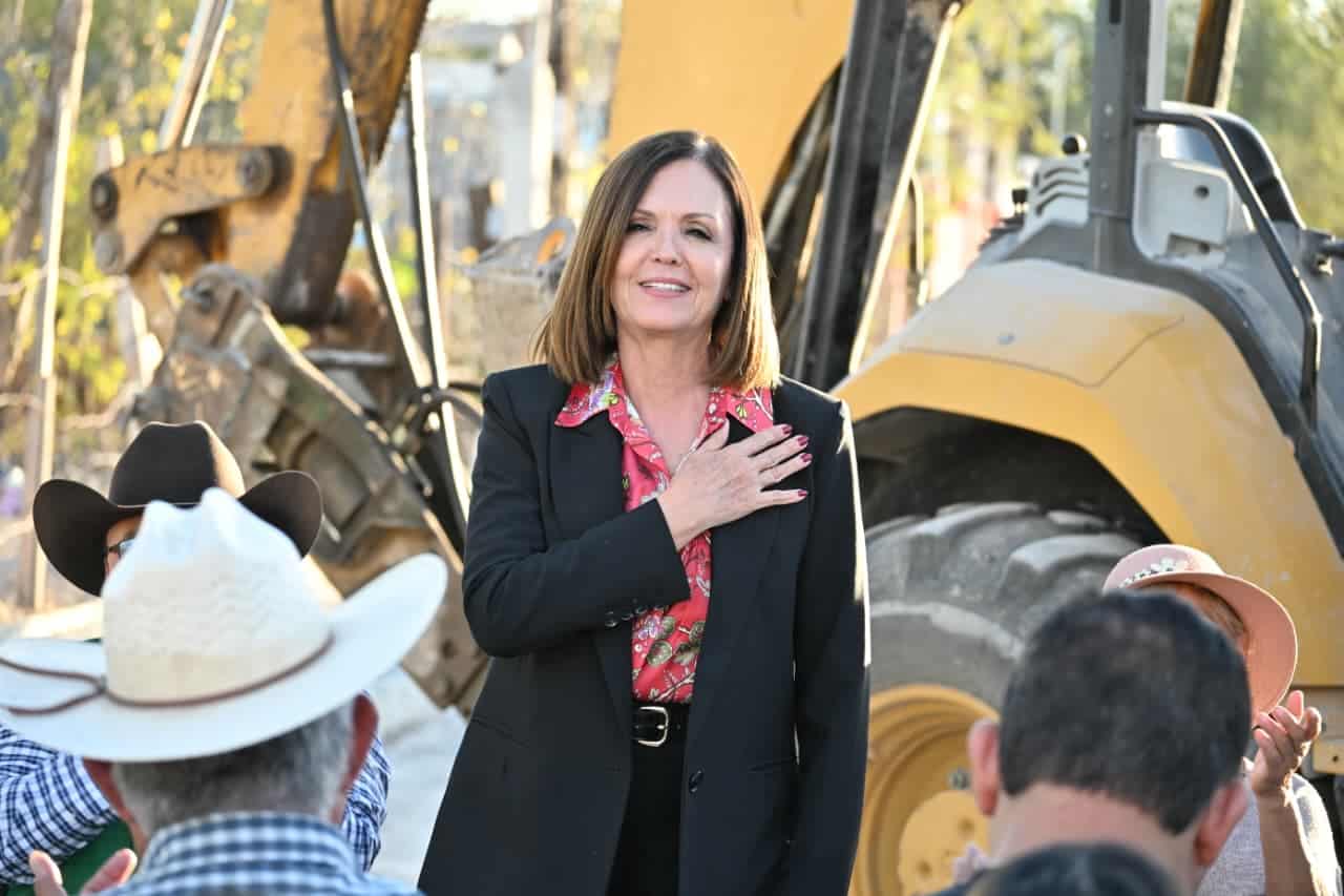 Sari P&eacute;rez Cant&uacute; inicia obra de pavimentaci&oacute;n en Frontera para mejorar la colonia Nueva Occidental