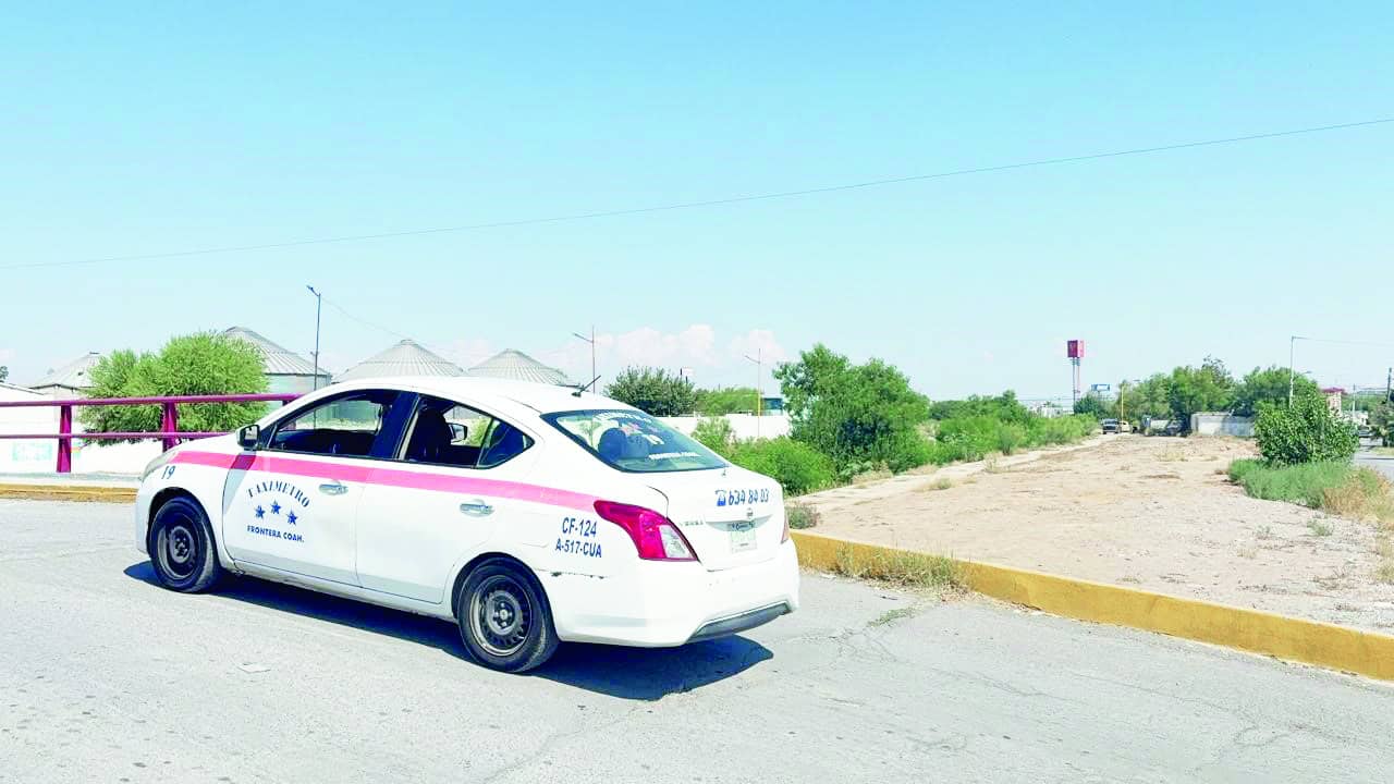 Queja de usuaria lleva a investigaci&oacute;n a taxi en Frontera