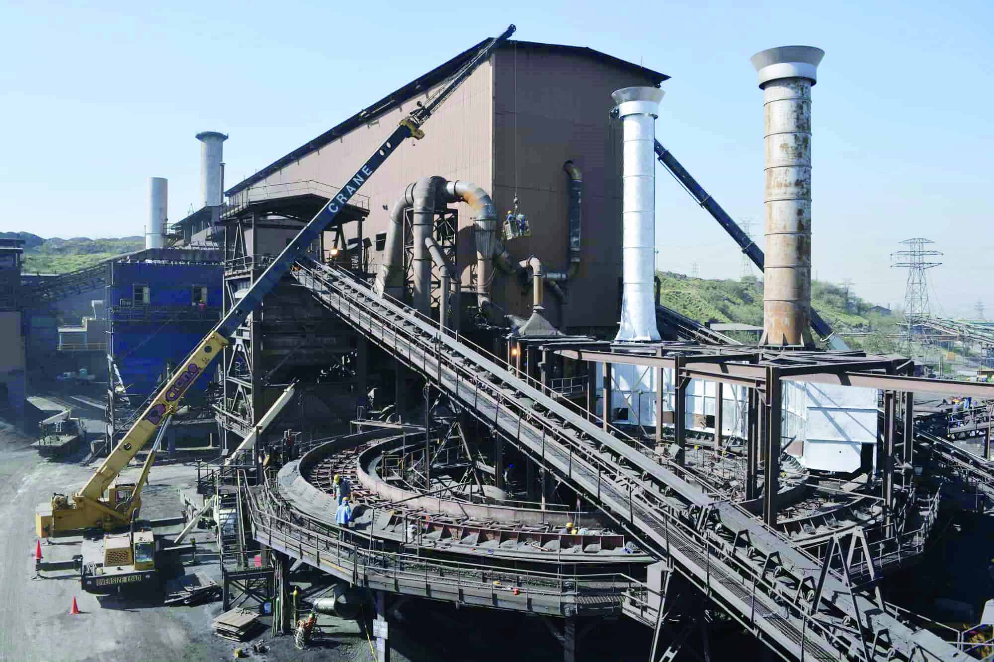 Altos Hornos de M&eacute;xico: conflicto legal sin soluci&oacute;n afecta a trabajadores en Monclova