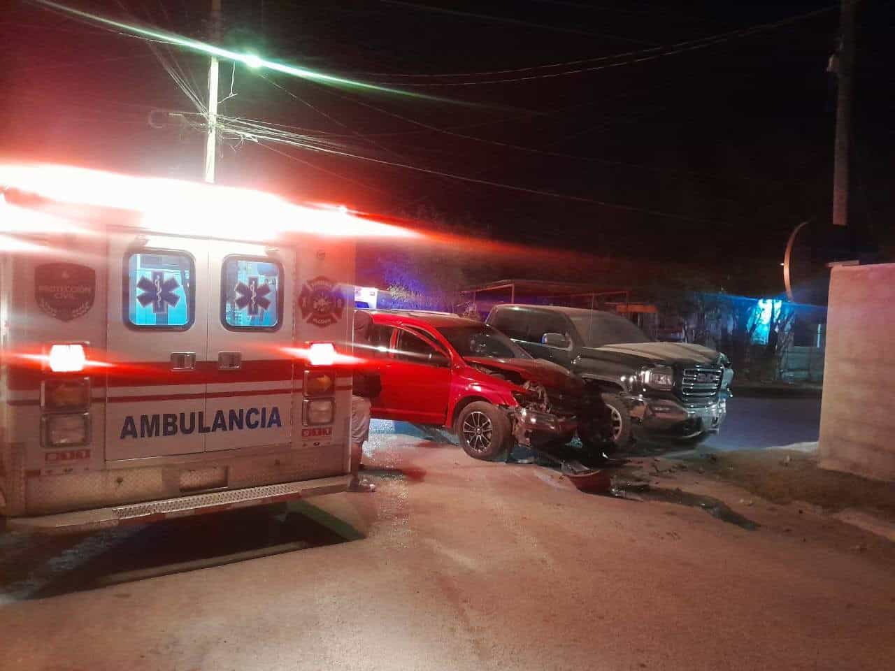 Fuerte accidente en Allende deja una mujer lesionada y da&ntilde;os materiales