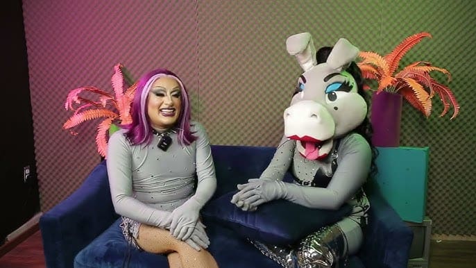 Erick Mart&iacute;nez protege su personaje Burrita Burrona en el IMPI