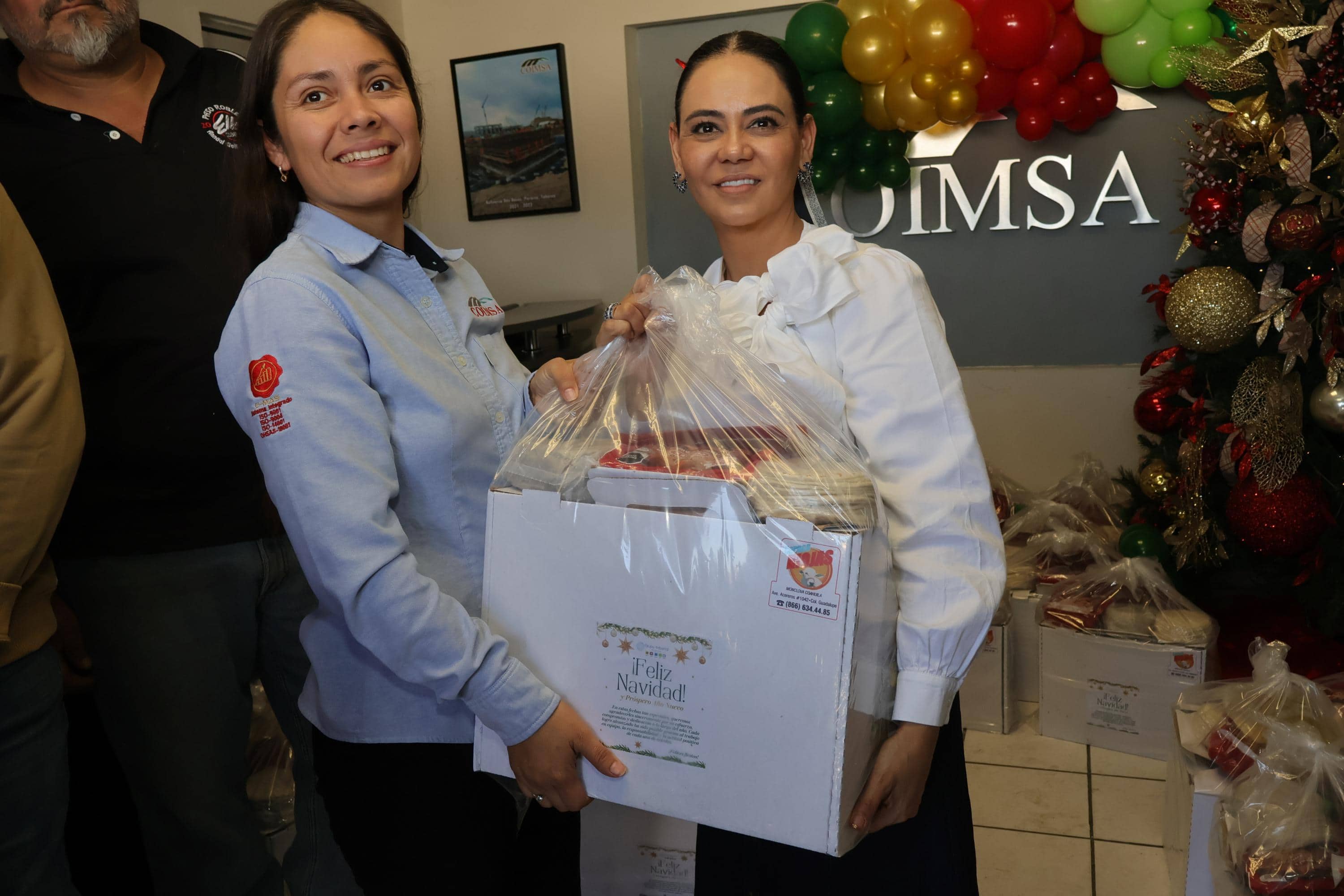 Grupo KAMAR celebra la unidad familiar con canastas navide&ntilde;as