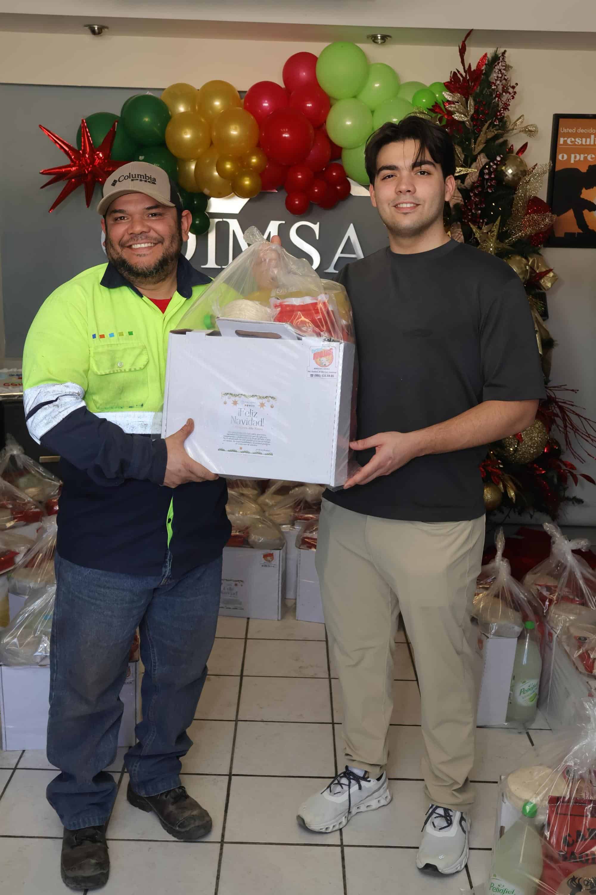 Grupo KAMAR celebra la unidad familiar con canastas navide&ntilde;as