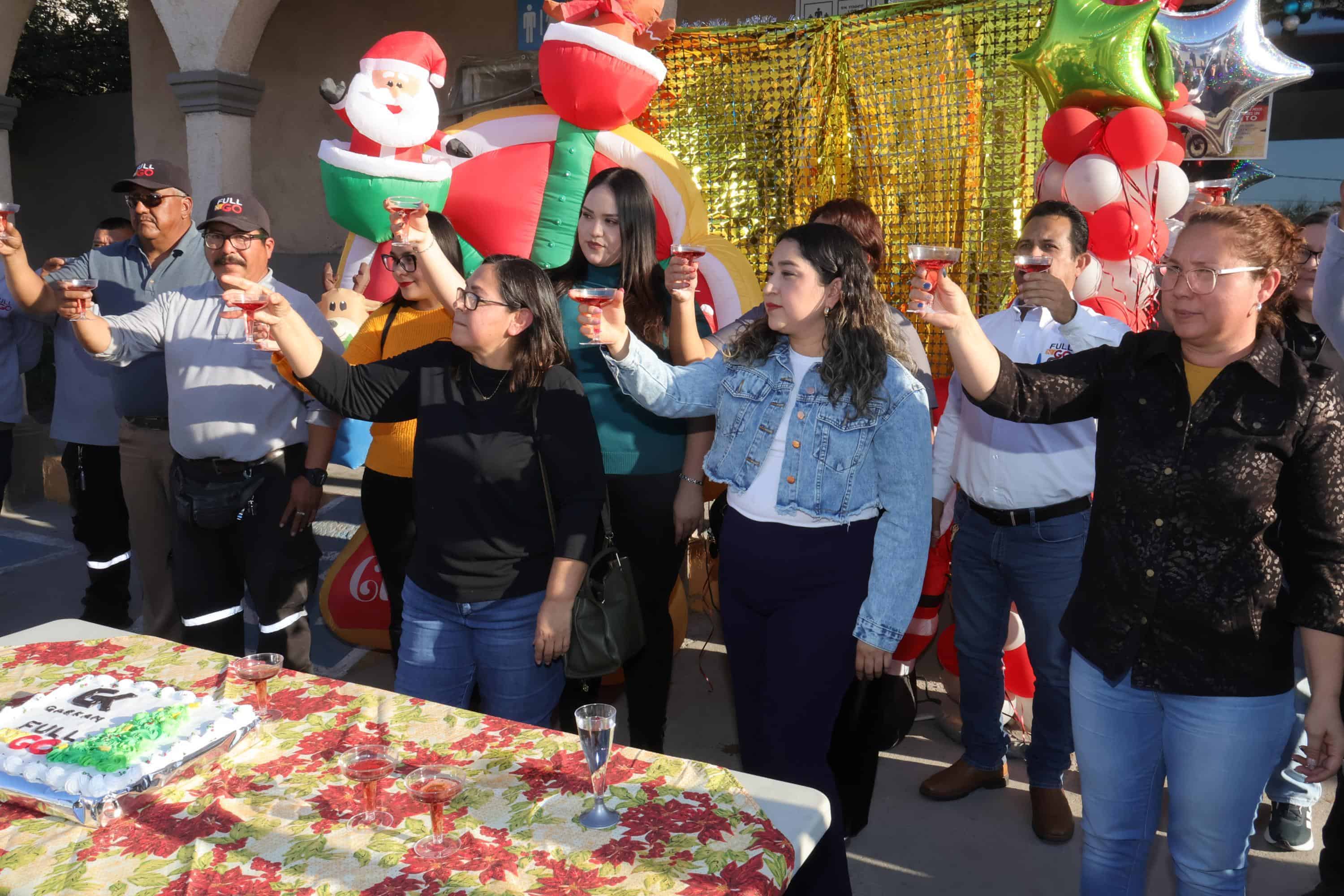 Grupo KAMAR celebra la unidad familiar con canastas navide&ntilde;as