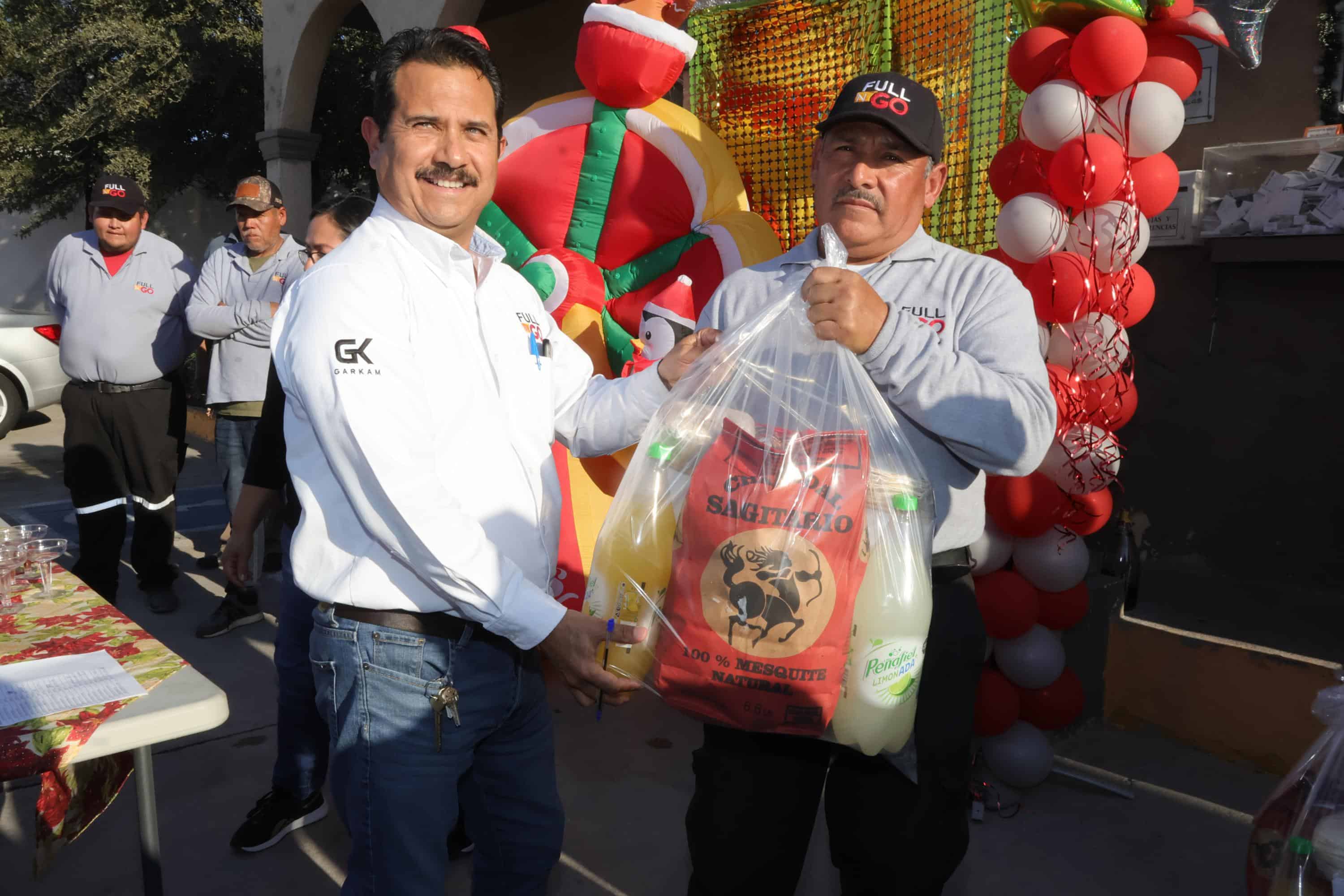Grupo KAMAR celebra la unidad familiar con canastas navide&ntilde;as