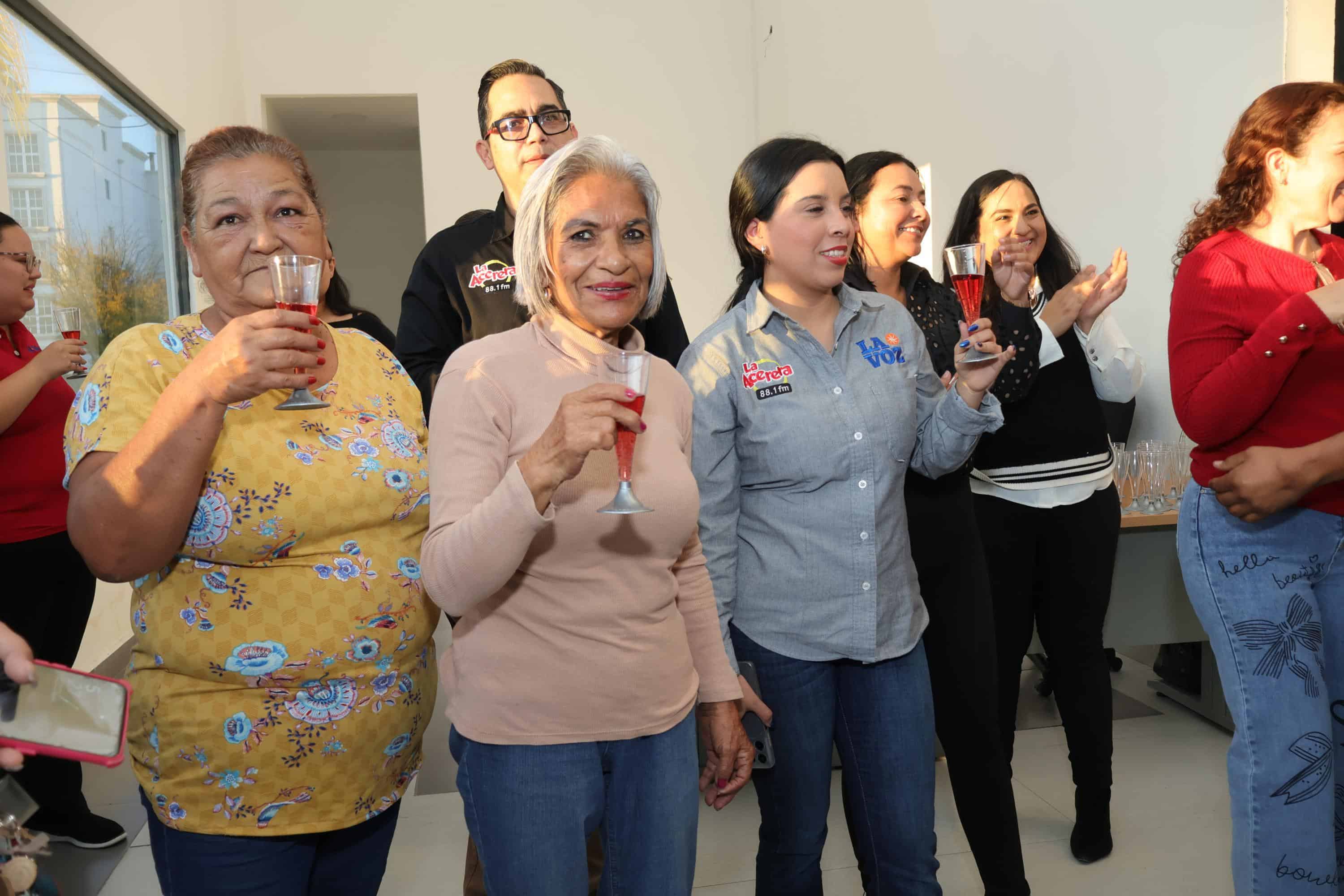 Grupo KAMAR celebra la unidad familiar con canastas navide&ntilde;as