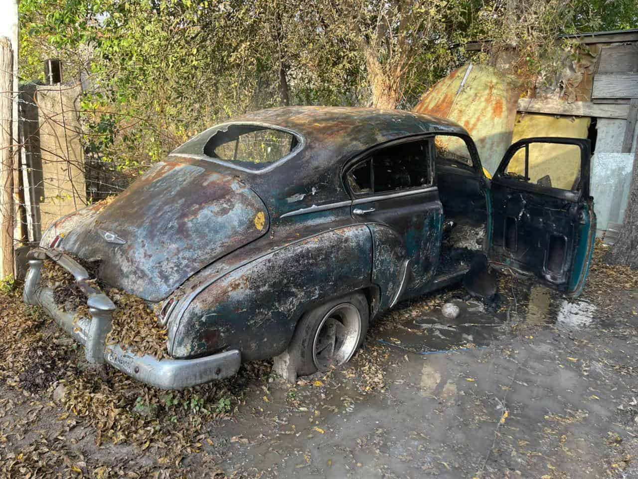 Pirotecnia provoca incendio de auto cl&aacute;sico en el centro de Zaragoza