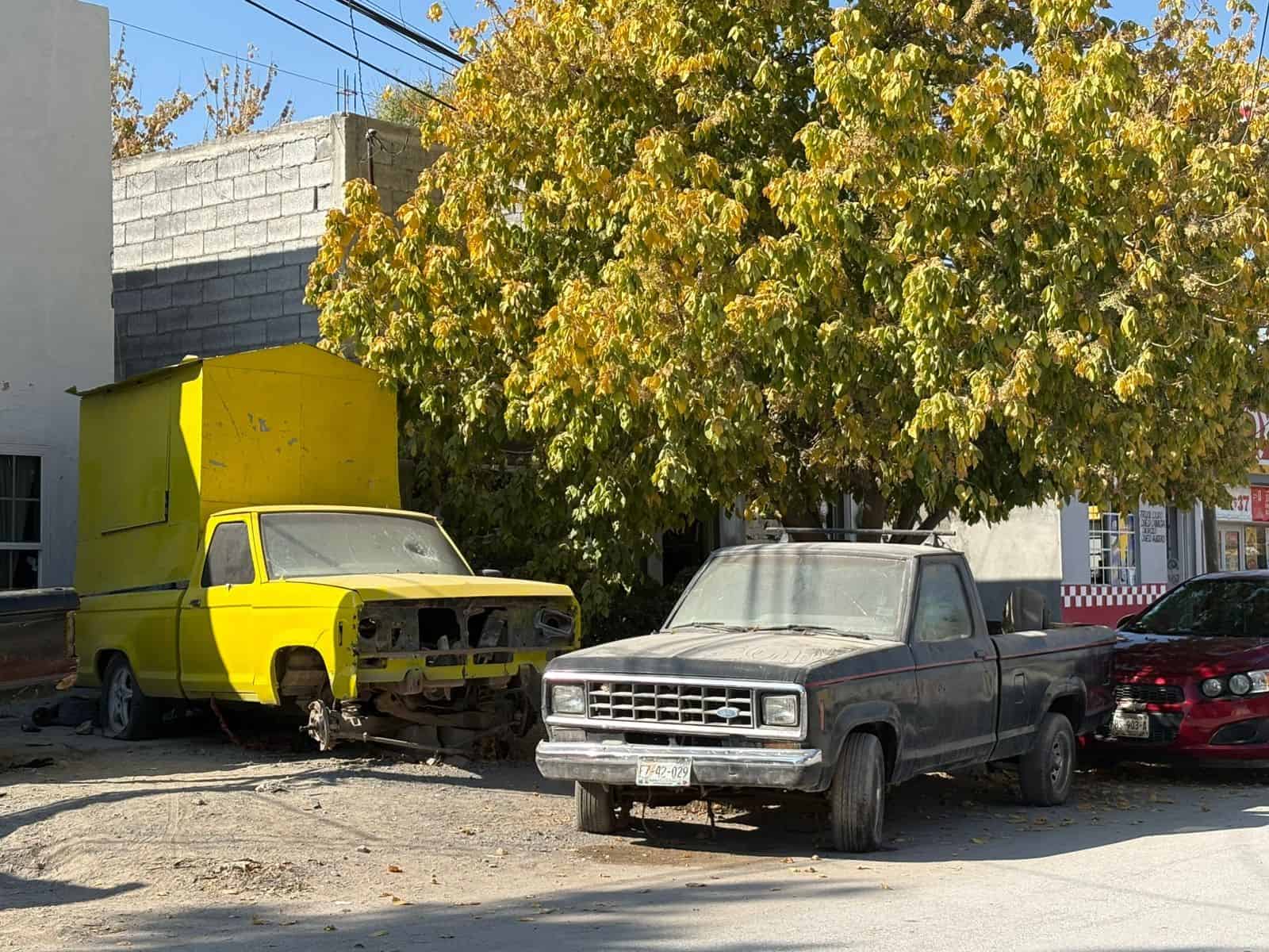 Quejas de vecinos por talleres mec&aacute;nicos que obstruyen accesos en Frontera