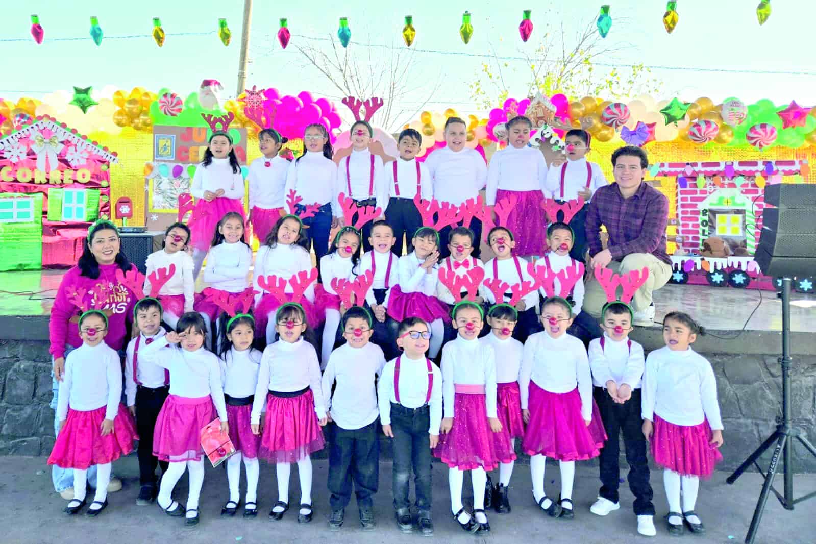 Escuela Colonia Obrera celebra su Festival Navide&ntilde;o con gran participaci&oacute;n