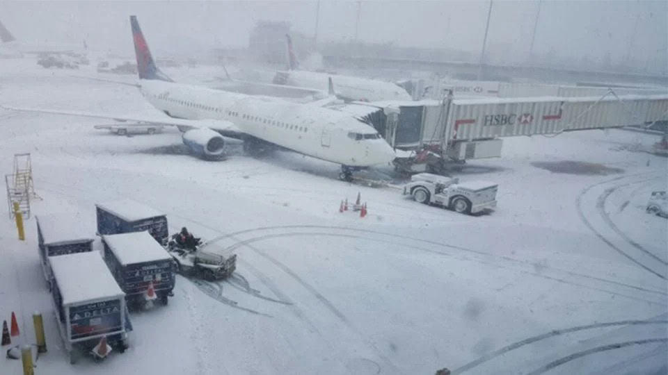 Tormenta invernal causa caos en el transporte de Nueva York