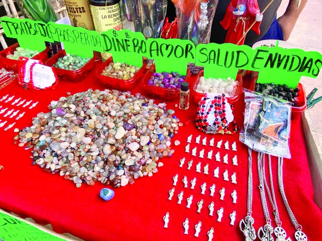 Miguel Morales, cham&aacute;n de Catemaco, ofrece sanaci&oacute;n a trav&eacute;s de la magia blanca