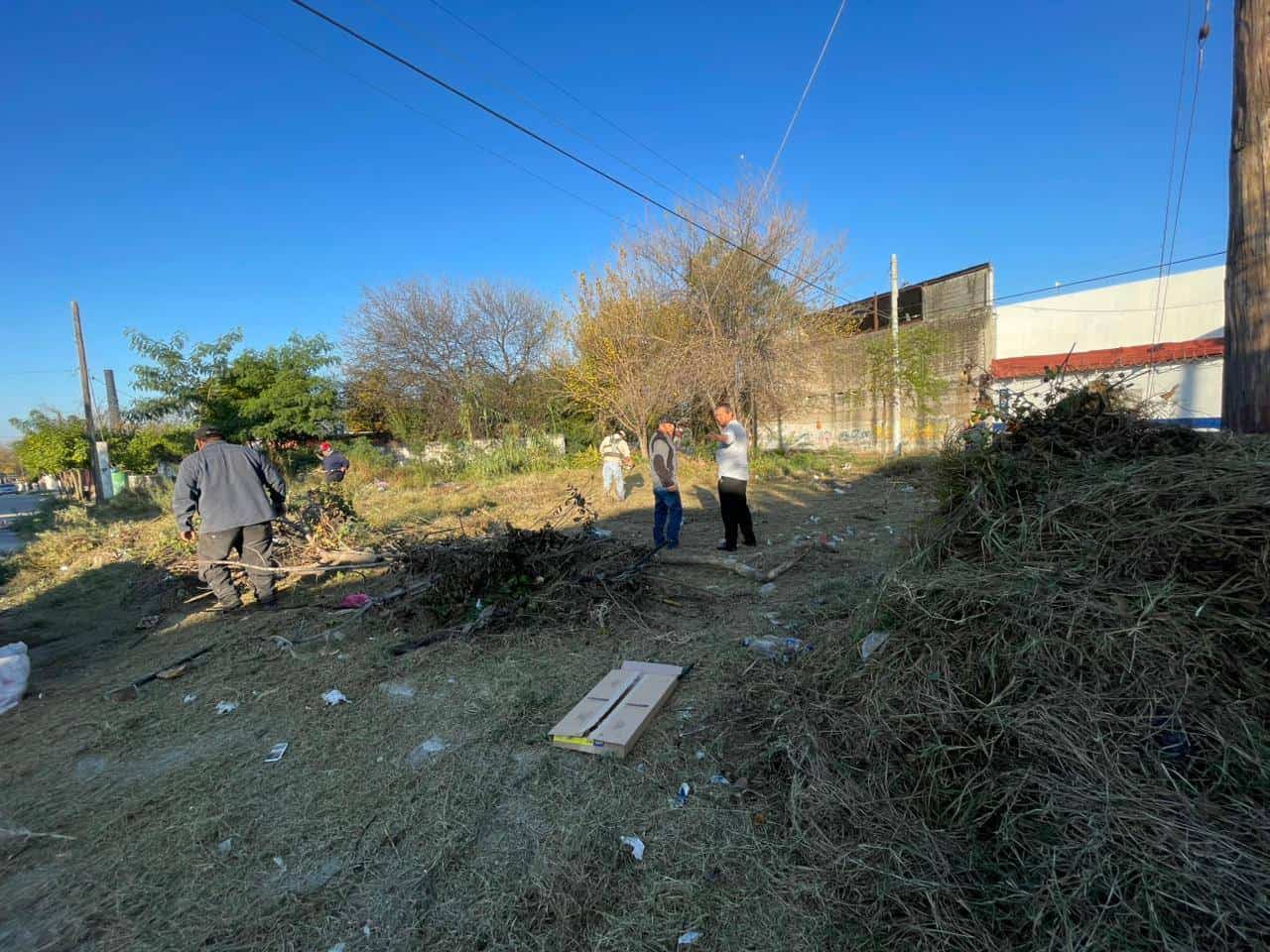 &Oacute;scar R&iacute;os Ram&iacute;rez supervisa trabajos de limpieza en Nueva Rosita