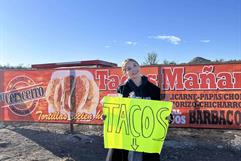 Emily Cortés Zavala inicia su negocio de tacos mañaneros en Cloete