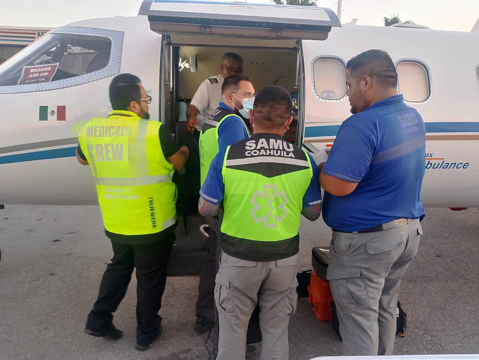 Trasladan a menor de edad a Galveston