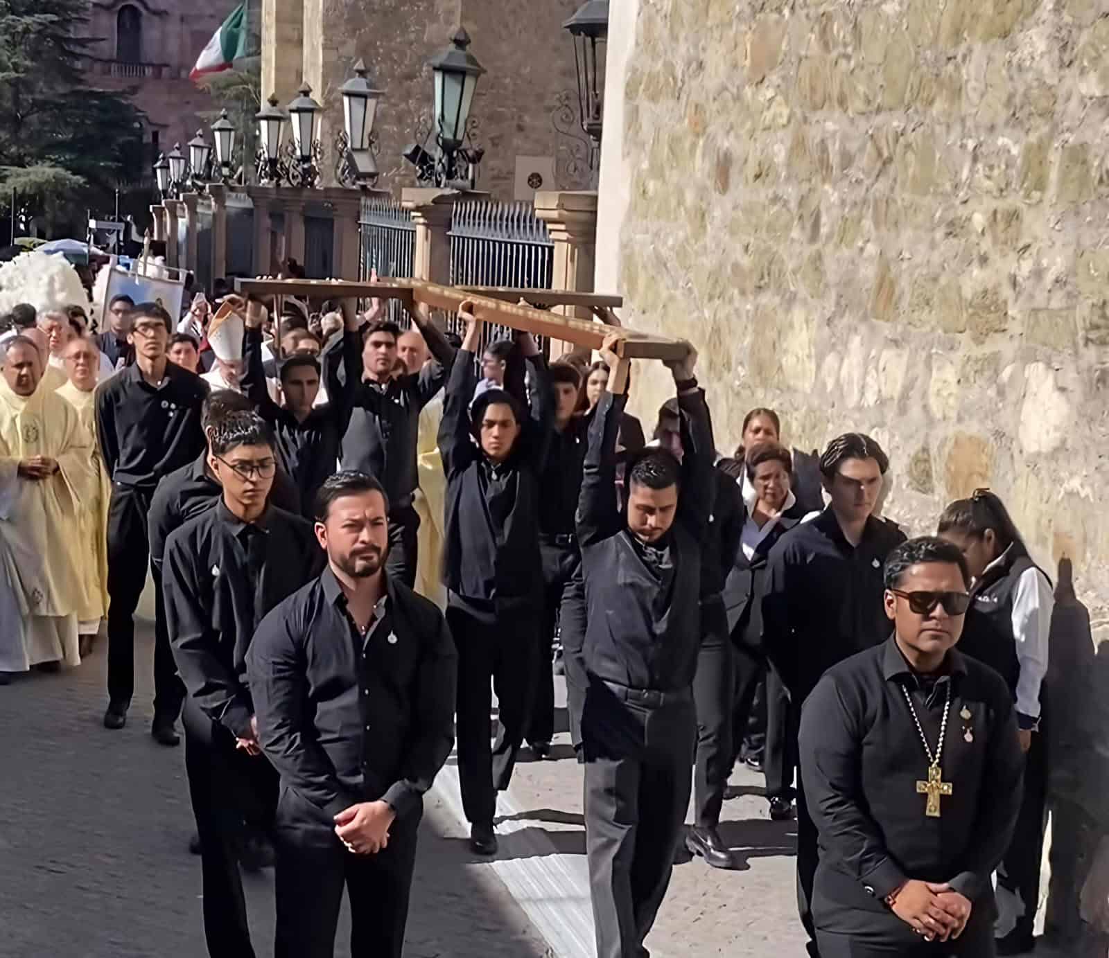 Obispo Hilario Gonz&aacute;lez cierra el A&ntilde;o Jubilar en Saltillo: peregrinaci&oacute;n a la Catedral