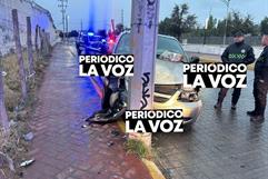Accidente de camioneta en Zona Centro: choca contra poste
