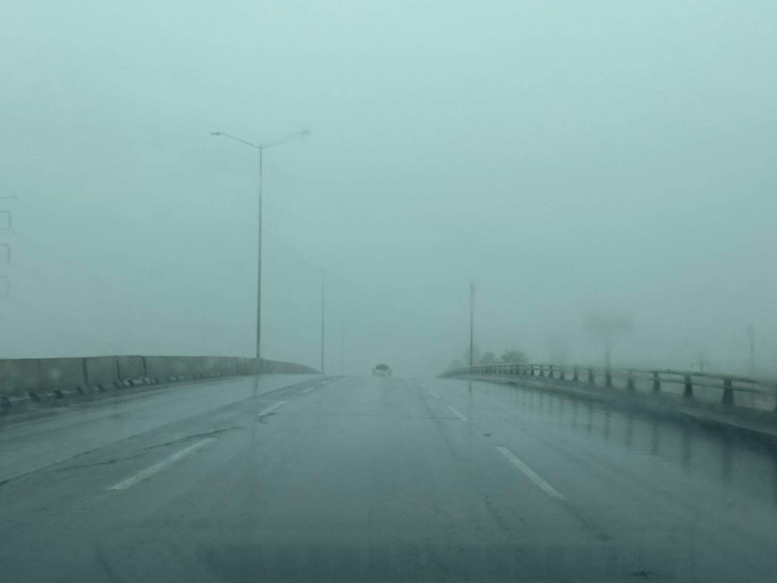 Frente fr&iacute;o provoca niebla densa en carretera 57 de Coahuila