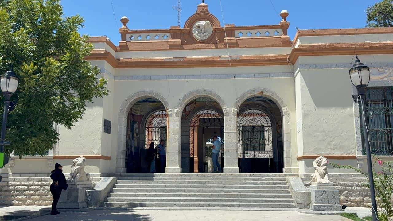 Cuatro Ci&eacute;negas: V&iacute;ctor Leija anuncia descuentos en impuesto predial