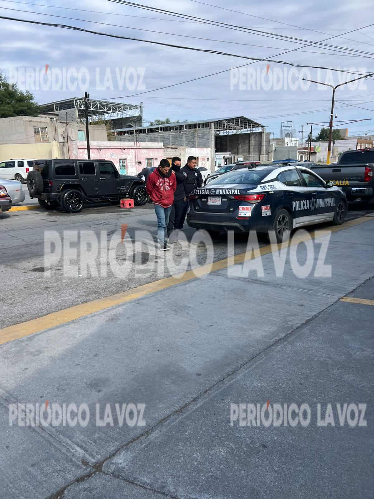 Hombre amenaza a polic&iacute;as y es detenido en Monclova