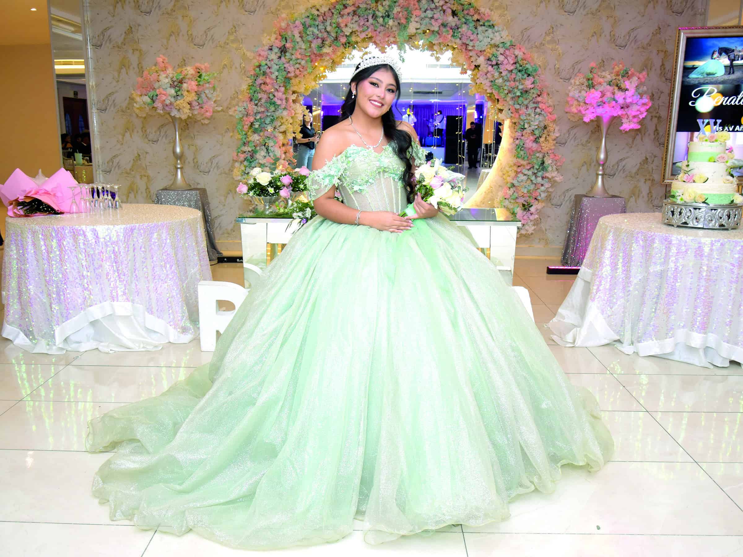 Renata Carranza celebra sus XV a&ntilde;os con misa y fiesta en Coahuila