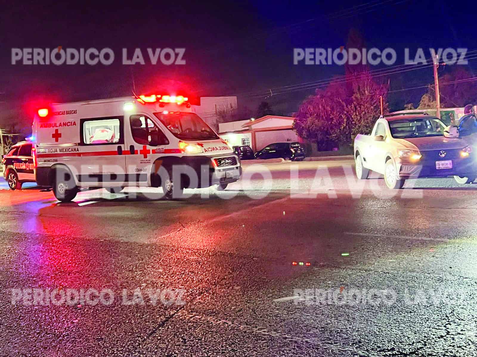 Lesionados tras accidente en Monclova: motocicleta y camioneta colisionan