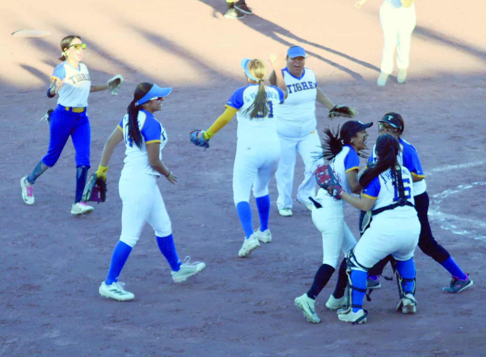 Tigres avanza a la final tras derrotar a &Aacute;guilas en softbol