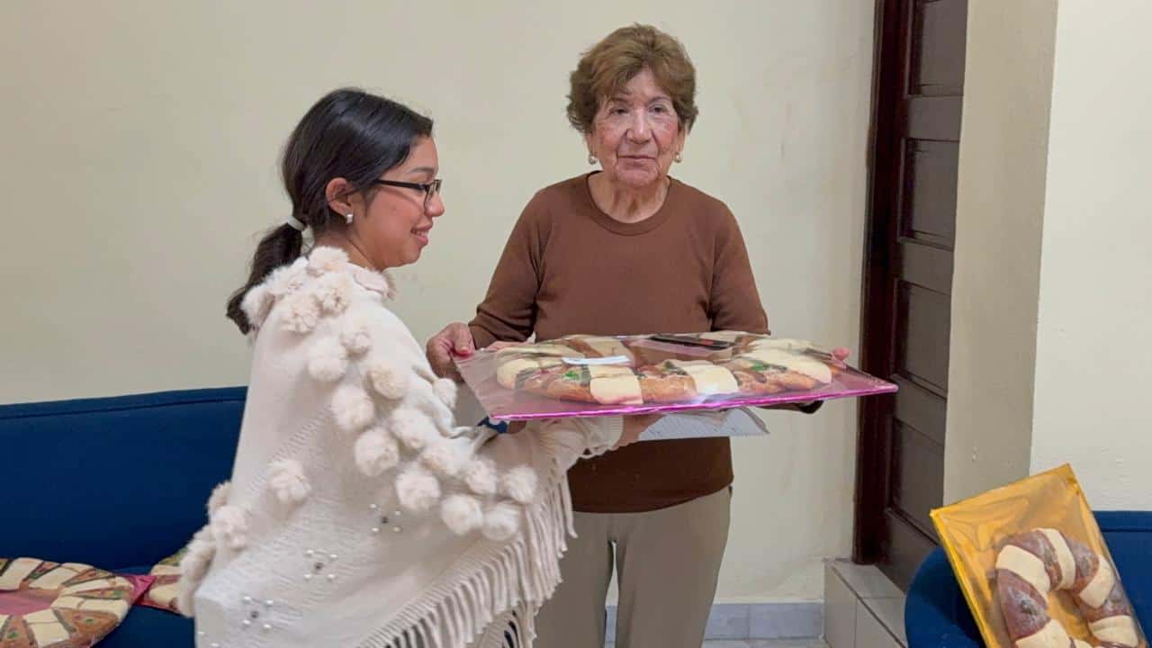 Monjas dominicas de Monclova elaboran Roscas de Reyes para la comunidad