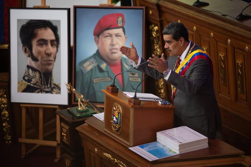 Estado de Conmoci&oacute;n en Venezuela: Maduro firma decreto antes de su captura