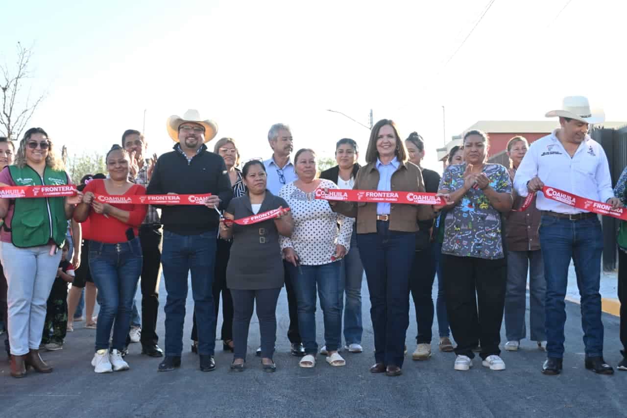 Sari P&eacute;rez Cant&uacute; entrega obra de pavimentaci&oacute;n en Frontera