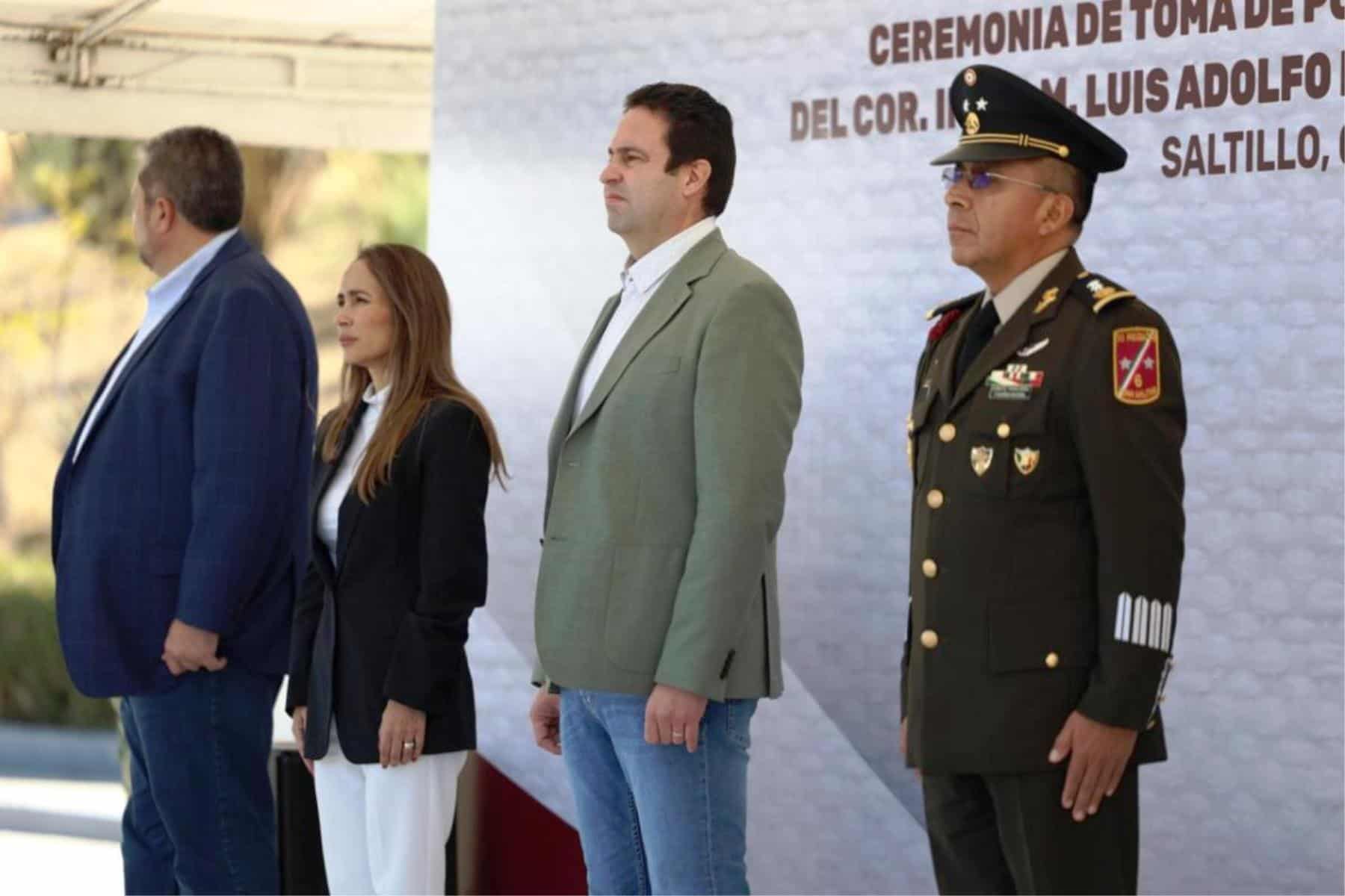 Alcalde Javier D&iacute;az presente en toma de posesi&oacute;n del coronel M&aacute;rquez Tello en Saltillo