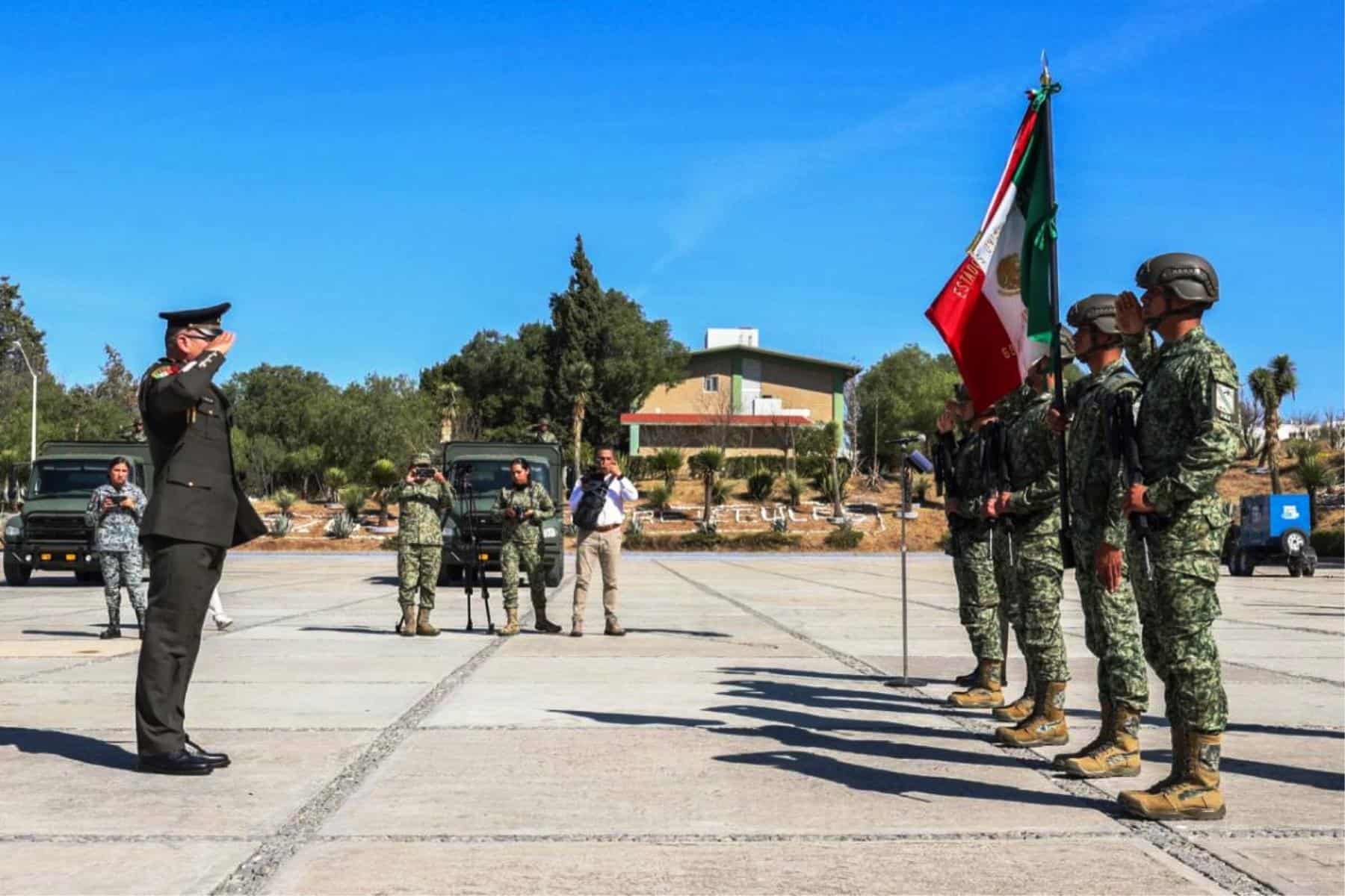 Alcalde Javier D&iacute;az presente en toma de posesi&oacute;n del coronel M&aacute;rquez Tello en Saltillo