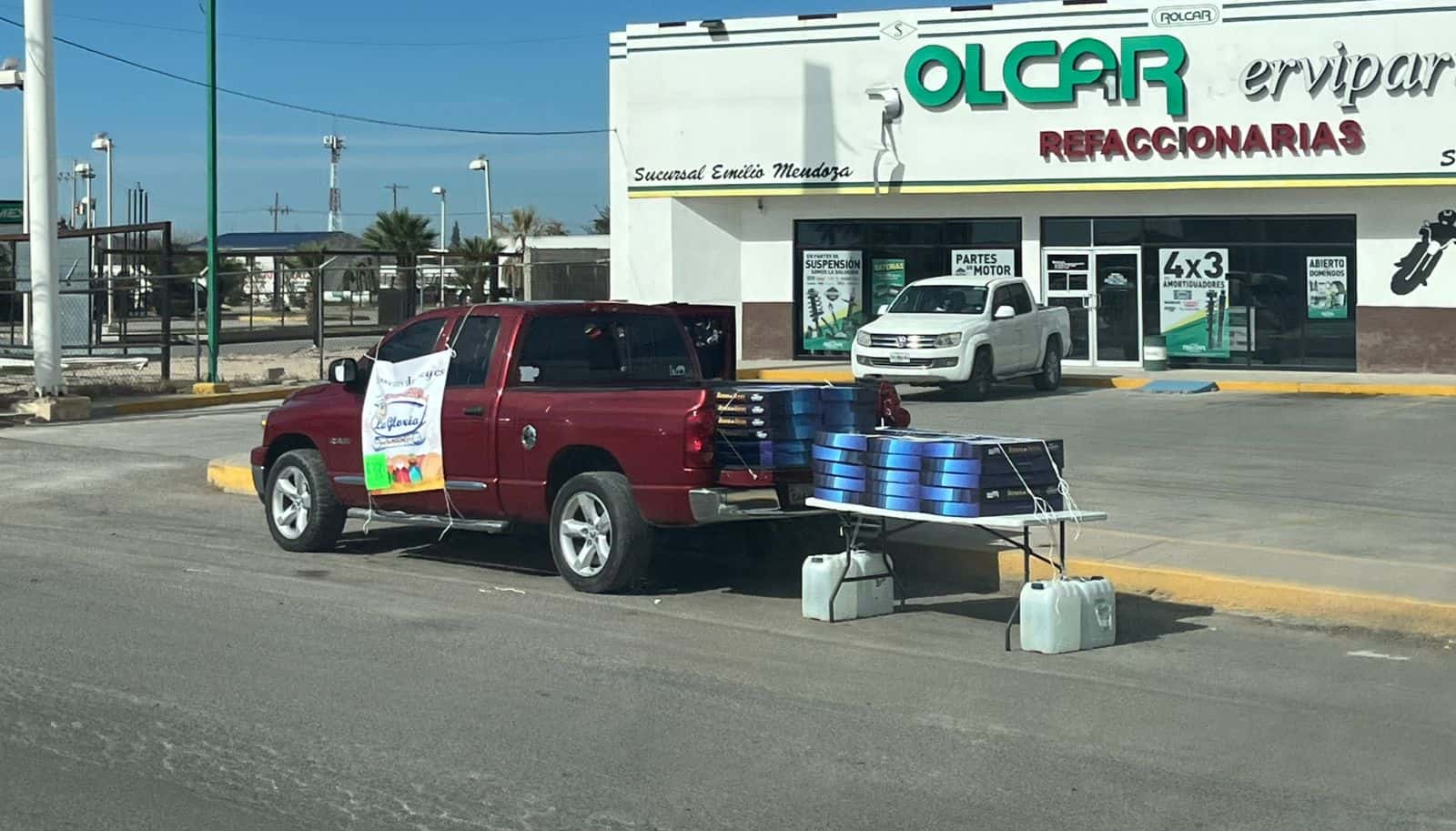 Comerciantes ofrecen roscas en la ciudad durante el D&iacute;a de Reyes