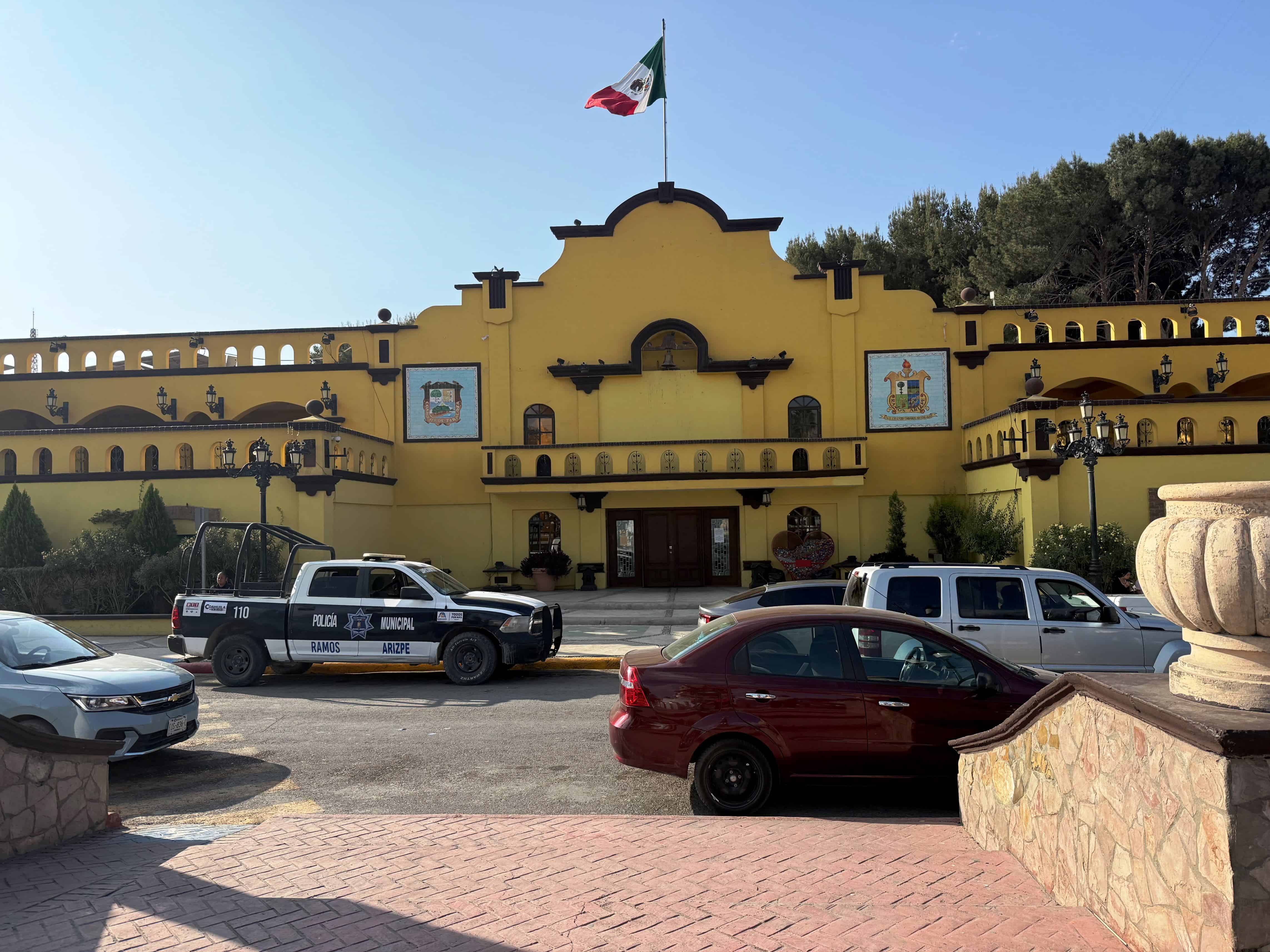 Trabajadores del Municipio de Ramos Arizpe Llegan Tarde y Generan Quejas Ciudadanas