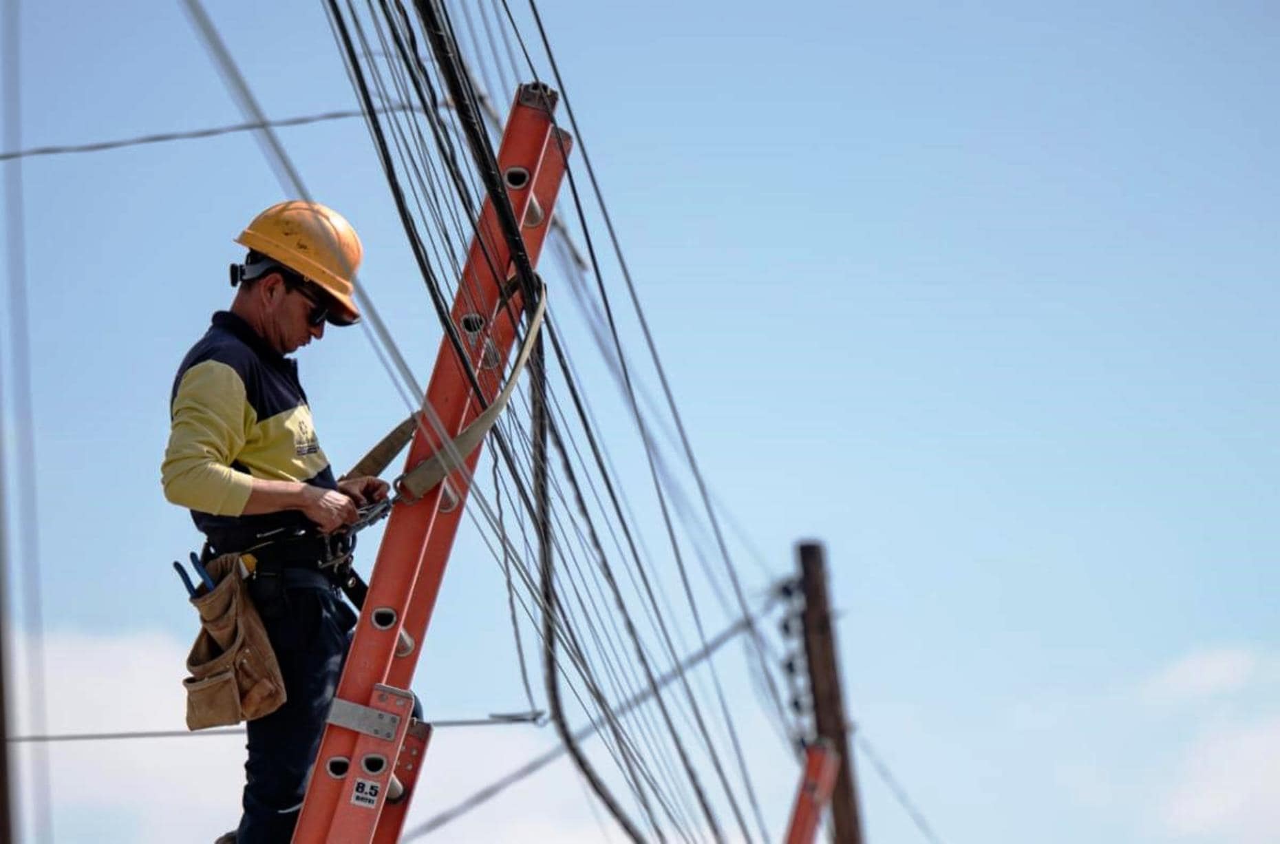 Gobierno de Saltillo retira m&aacute;s de 13 mil metros de cableado en Zona Centro