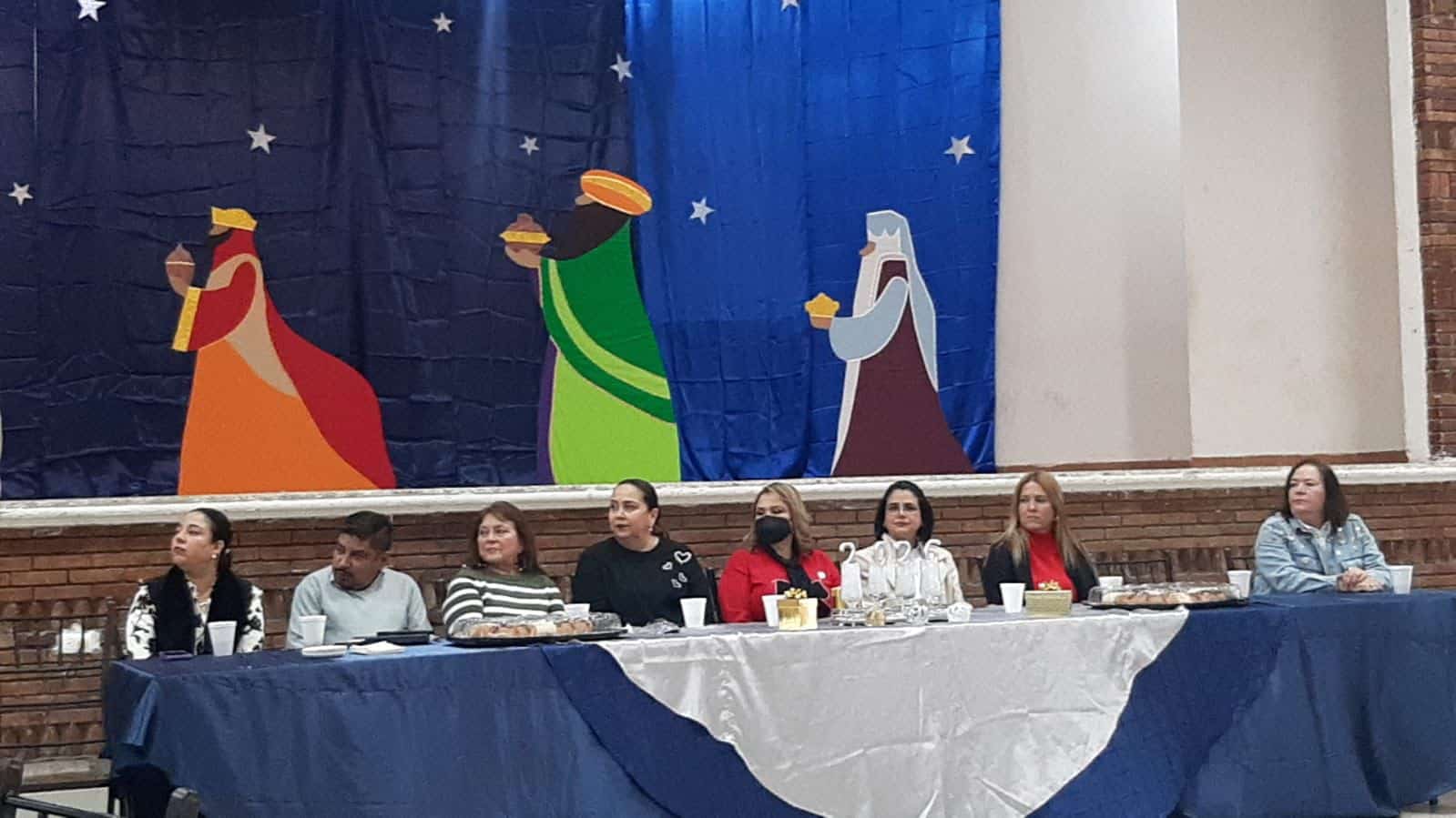 Isela Lucerio presenta informe de actividades a docentes en Acu&ntilde;a