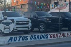 Turnan ante el juez a padre e hijo por robo de baterías en lote de autos