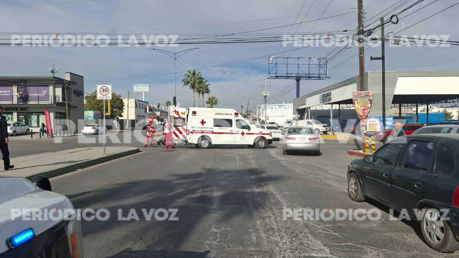 Choque entre motocicleta y camioneta deja herido en Monclova