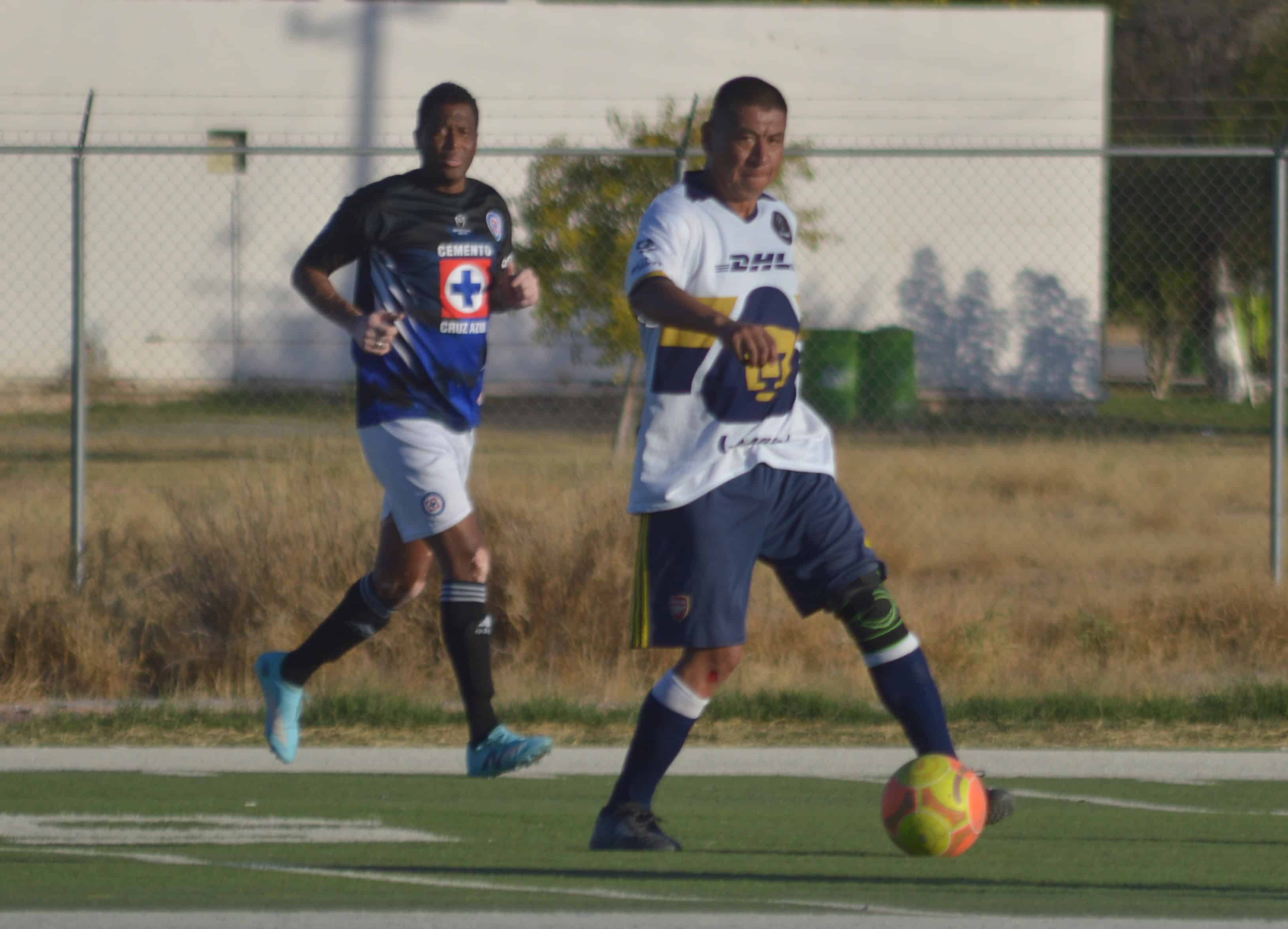 Guadalupe Fraga coordina torneo cuadrangular de f&uacute;tbol en Monclova