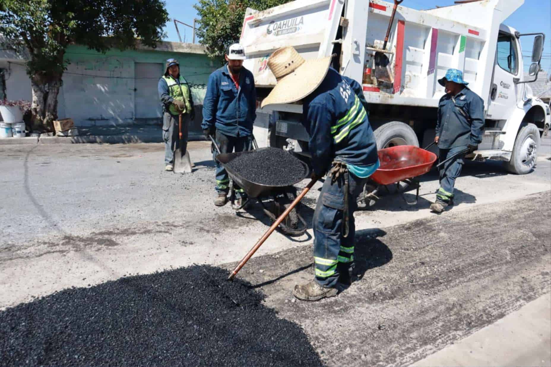 Llega a Saltillo cami&oacute;n con tecnolog&iacute;a infrarroja para rehabilitar asfalto