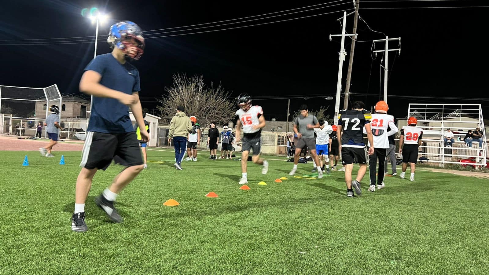 Inician entrenamientos de f&uacute;tbol americano juvenil en Monclova