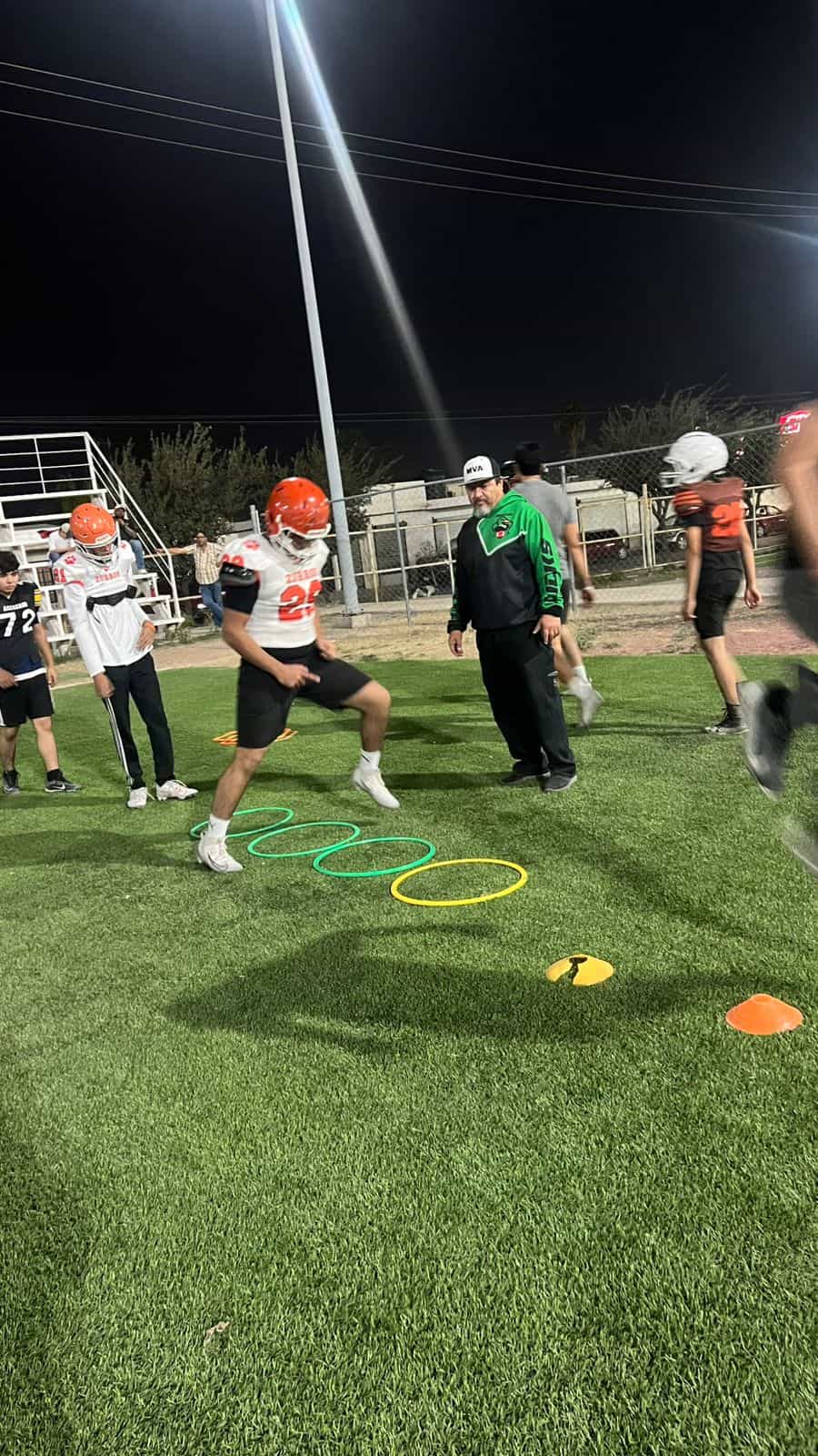 Inician entrenamientos de f&uacute;tbol americano juvenil en Monclova