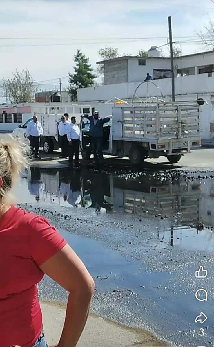 Colapso de drenaje afecta a vecinos de Monclova: piden soluci&oacute;n