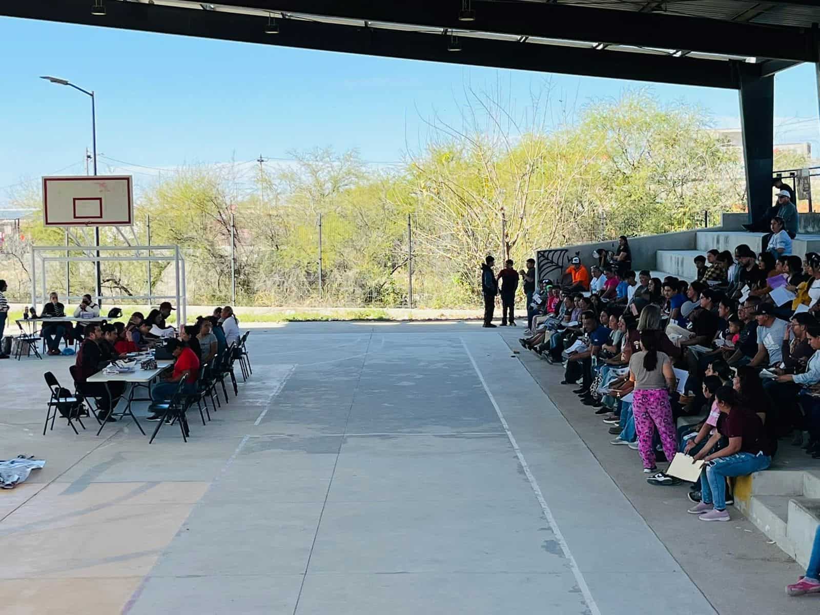 Alejandro Mayo concluye entrega de tarjetas del Bienestar en Ciudad Acu&ntilde;a