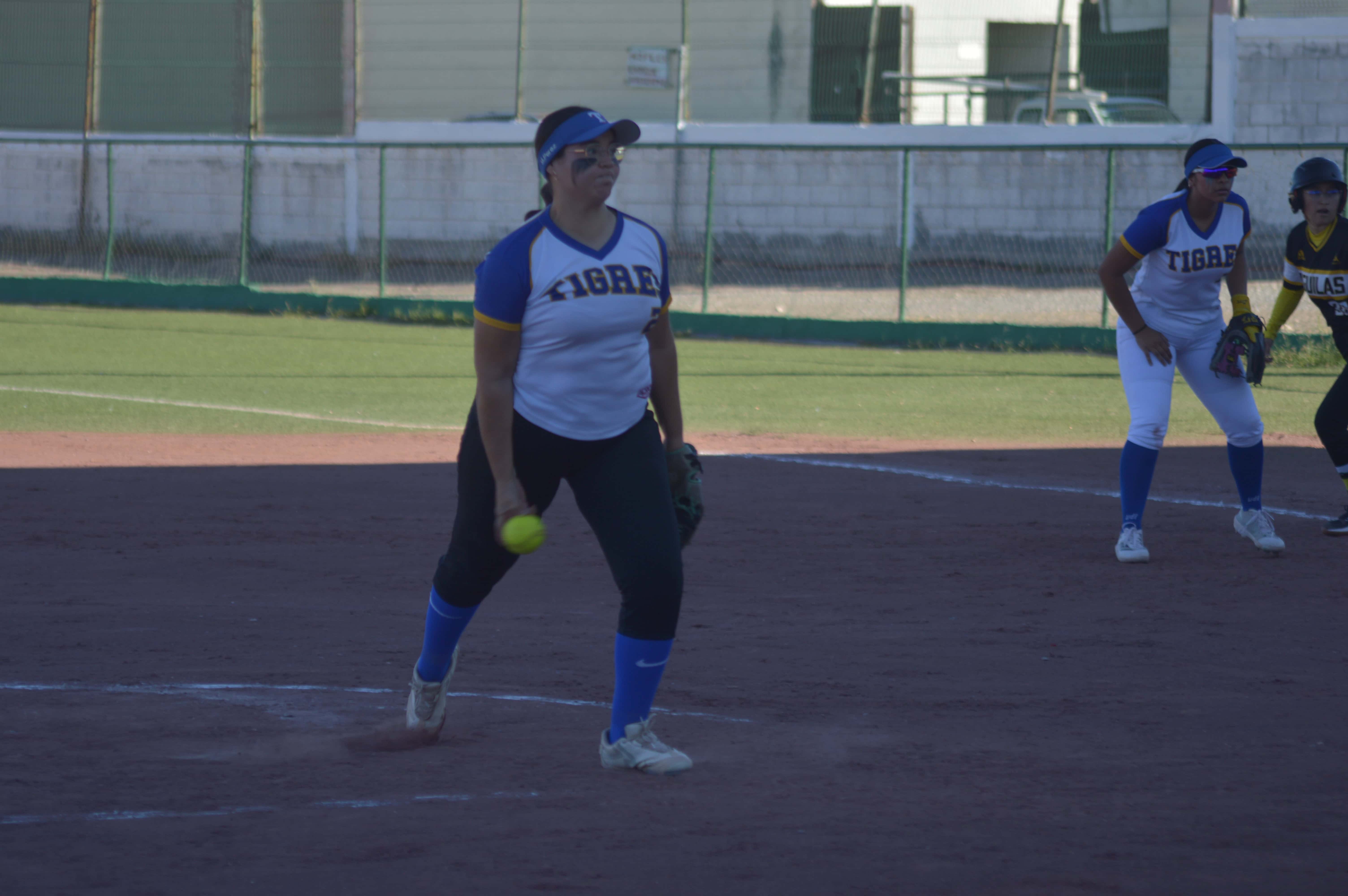 Gladiadoras y Cachorras definen el campeonato de softbol en Monclova