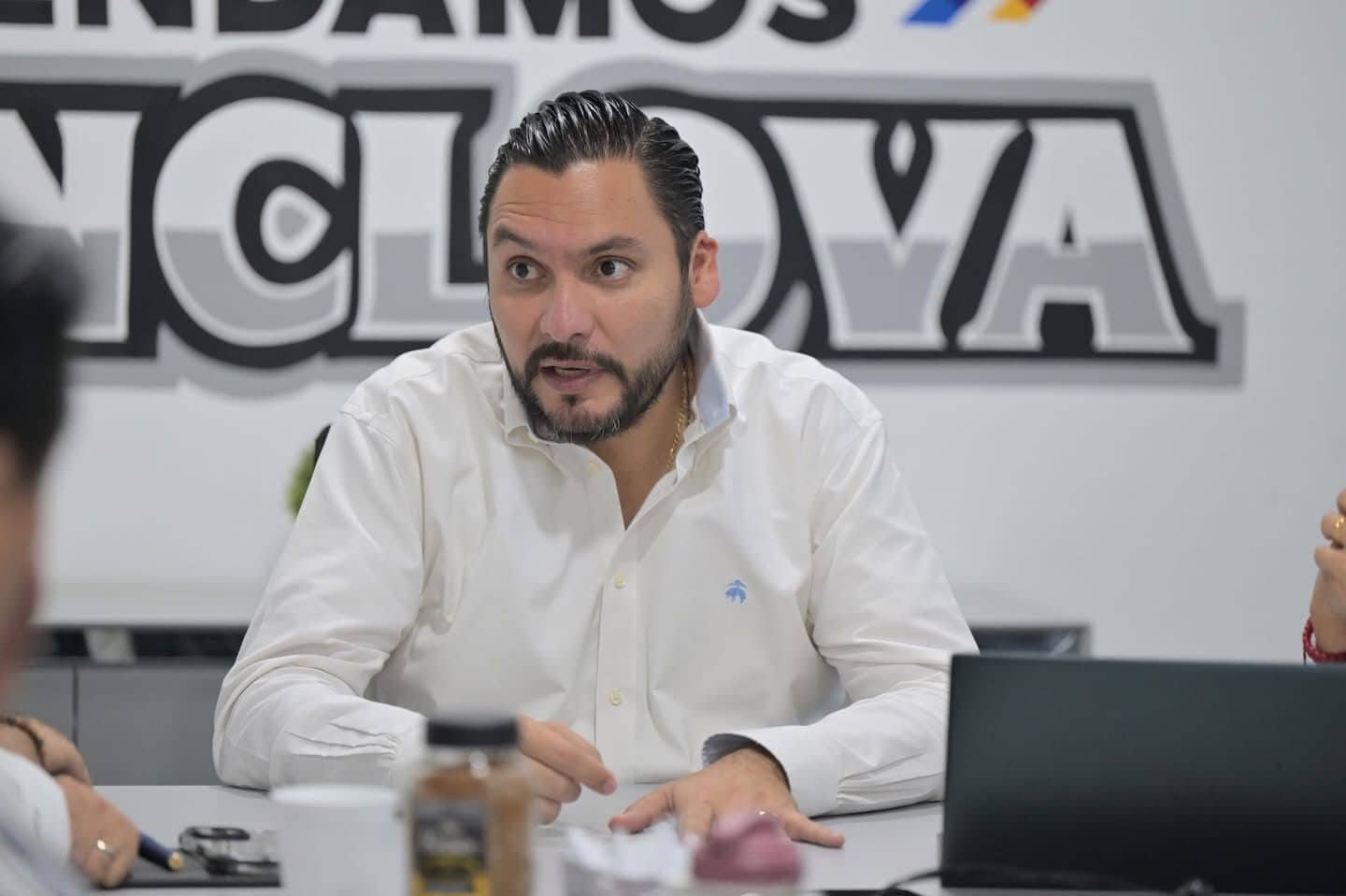 Carlos Villarreal refuerza seguridad en Monclova: reuni&oacute;n en C2